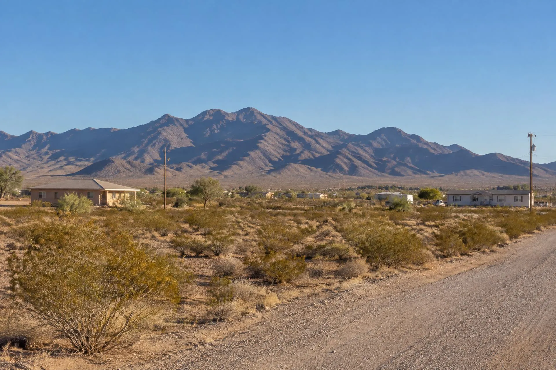 Homes on large desert lots below the Cerbat Mountains in Golden Valley