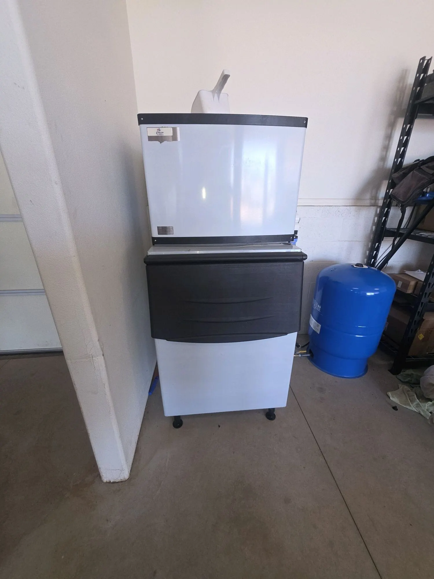 Commercial ice machine and refrigeration equipment